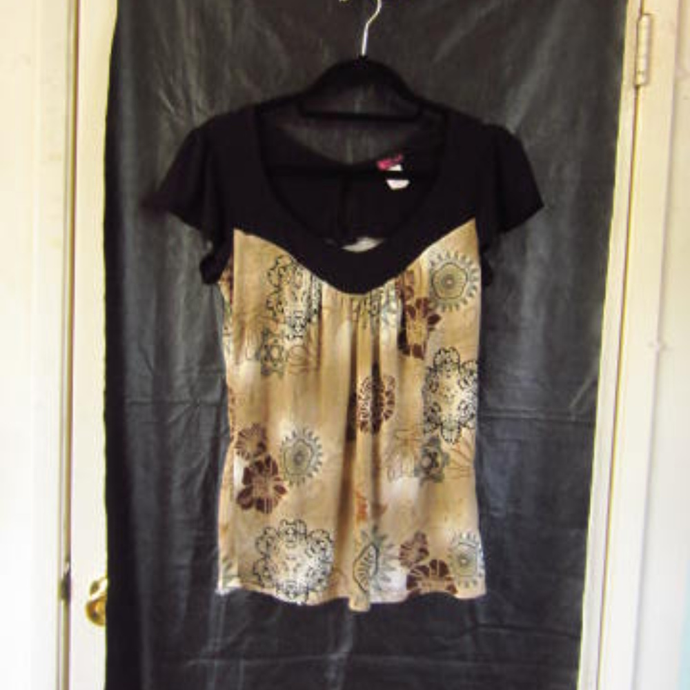 Agenda Cap sleeve pullover top Size m